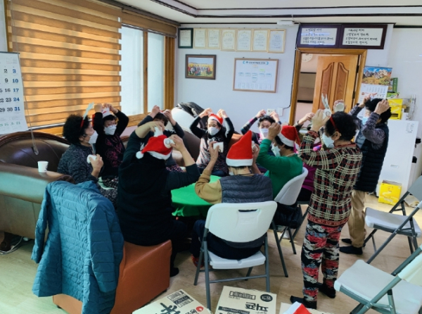 YP아트스쿨 박석남 강사, 양평군 서종면 경로당에 간식 전달