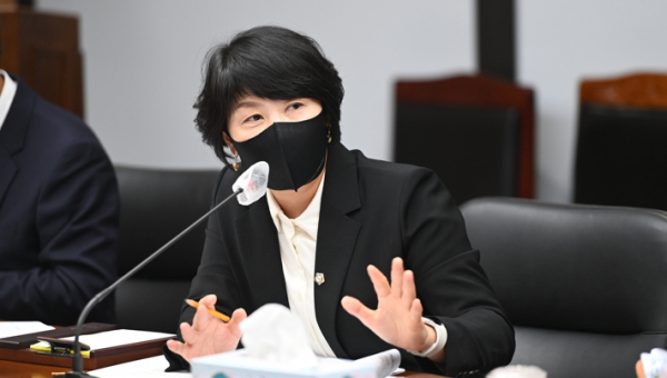 광주 서구의회 오미섭 의원이 지난 제308회 정례회 중 사회도시위원회 회의에서 발언하고 있다.