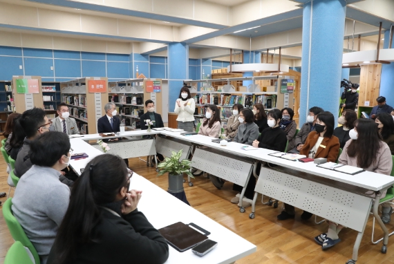 박종훈 경남교육감, 경남 첫 도시형 통합학교 금오초중 방문