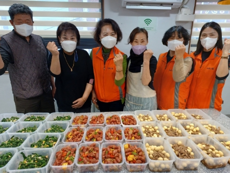 수원시 권선구 세류2동 지역사회보장협의체, 사랑의 반찬 나눔 봉사 진행