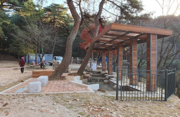 홍유릉 둘레길 족욕쉼터