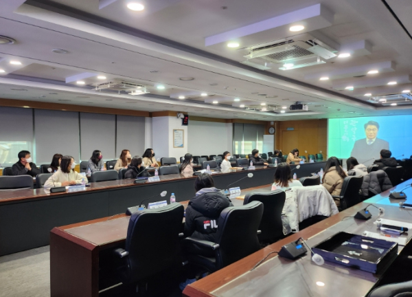 기념사를 하고 있는 박준희 구청장