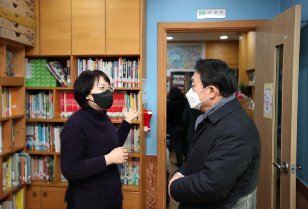 김찬진 인천 동구청장, 지역아동센터 격려 방문