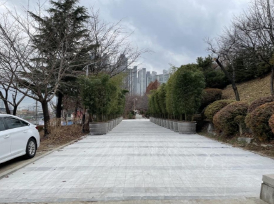 인천 동구, 송현근린공원 내 산책로 정비 완료