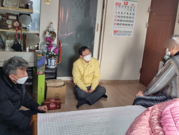 여주시 세종대왕면장, 동절기 기초생활수급자 가구 방문 안전확인 추진