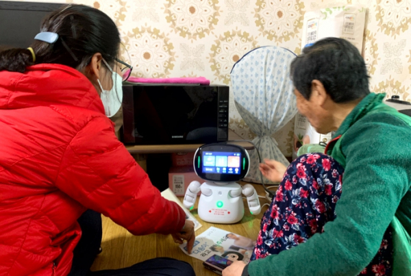 강화군, AI·IOT기반 어르신 건강관리 서비스 호평