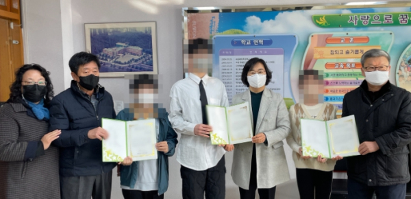 수원시 영통구 매탄1동 장학후원회, 관내 초등학생에 장학금 전달