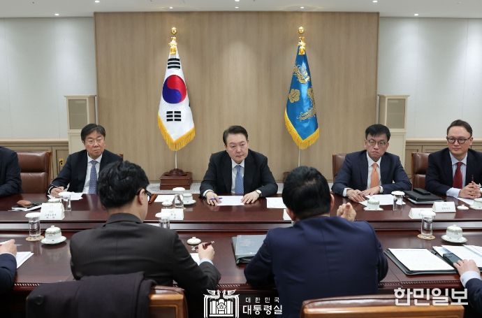 2월 21일 윤석열 대통령은 건설현장 불법행위 근절대책 보고를 받았다.