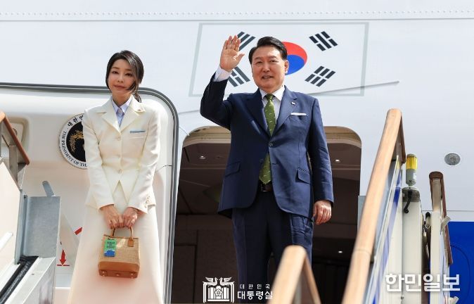 윤석열 대통령 부부, 서울공항 출발