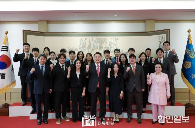 10월 6일 윤석열 대통령은 교권 보호 4법 개정 계기 현장 교원과 만나 대화하는 시간을 가졌다.