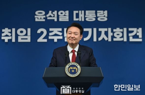 5월 9일 윤석열 대통령은 용산 대통령실에서 '윤석열정부 2년 국민보고 및 기자회견'을 가졌다.