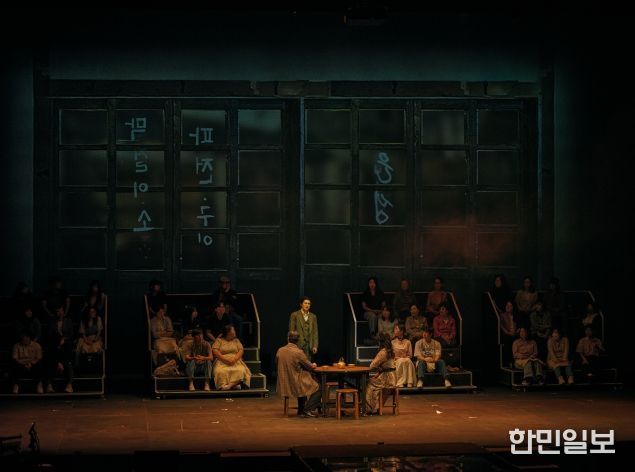 강원도 N회차 관람 회전문 관객, 전 회차 기립박수 '가객 박인환' 완벽 성료!