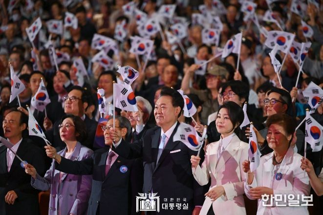 8월 15일 윤석열 대통령 부부는 제79주년 광복절 경축식에 참석했다.