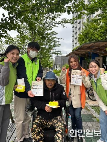경주시정신건강복지센터는 지난 23일 용강LH아파트 주민들을 대상으로 자살예방 캠페인을 실시하였다