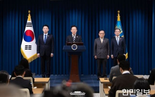 이재명 대통령 "민주주의 등불 밝혀준 국민과 '빛의 혁명' 반드시 완수"