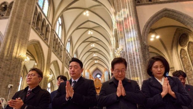이재명 대통령과 김혜경 여사, 명동대성당 성탄 미사