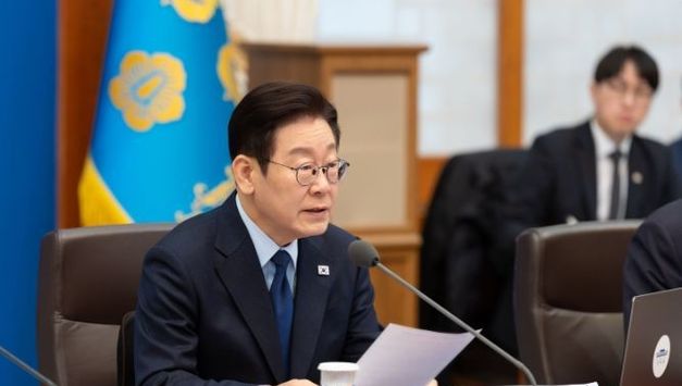 이재명 대통령 "경쟁력 강화 위한 각종 입법 절실…국익 우선 정치 부탁"