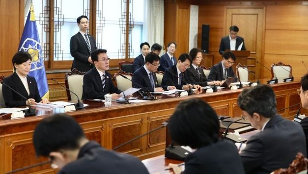 김민석 국무총리, 제3차 비상경제본부 회의 주재