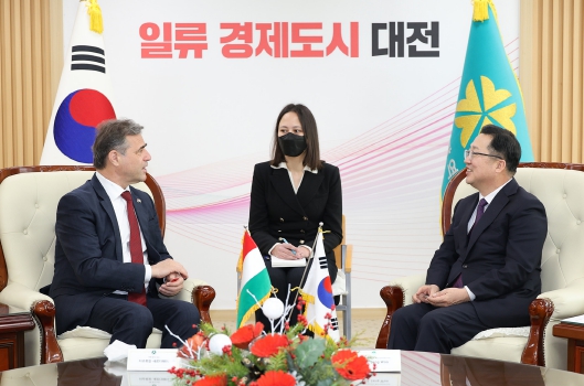 이장우 대전시장, 새르더해이 주한 헝가리대사 접견