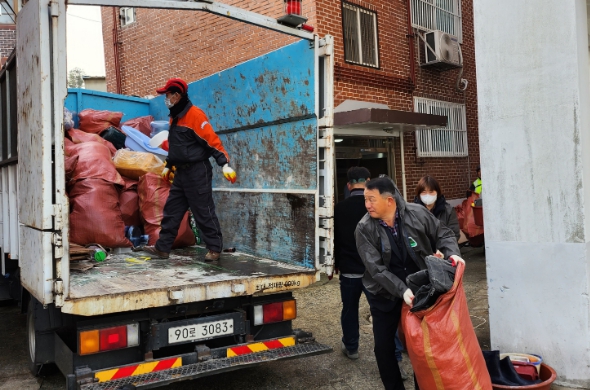 양주시 양주1동, 독거어르신 가구에 집 청소 봉사활동