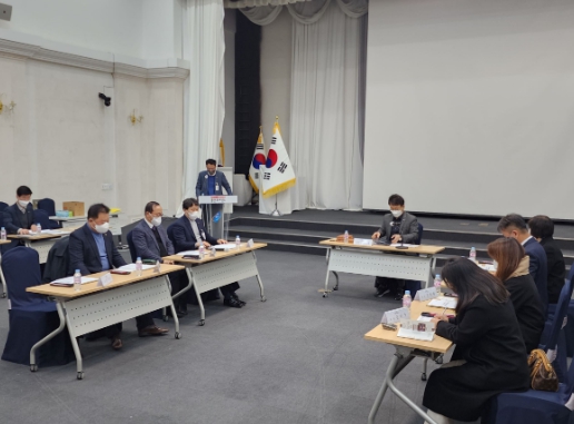 고향사랑기부제 답례품선정위원회 회의 모습