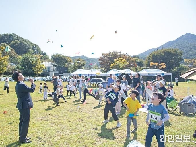 부산 금정구, '2025 금정 가족 기후탐험 에코티어링' 성황리 개최