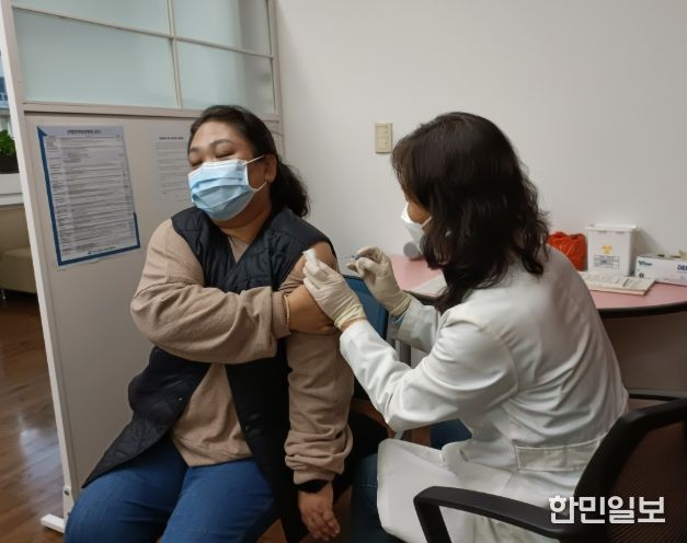 65세 이상 어르신 ‘코로나19 무료예방접종’ 실시