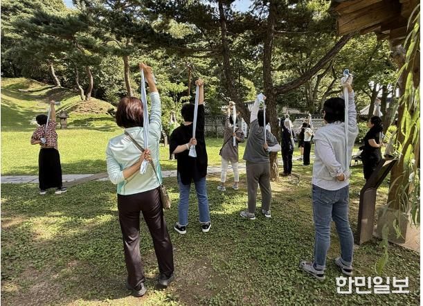 도봉구 ‘명소 탐방 걷기실천’ 프로그램 활동에 참여 중인 주민들
