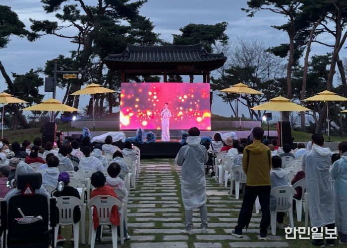 부용산 관가정 작은 음악회, 가을비 속에서도 성황리에 열려