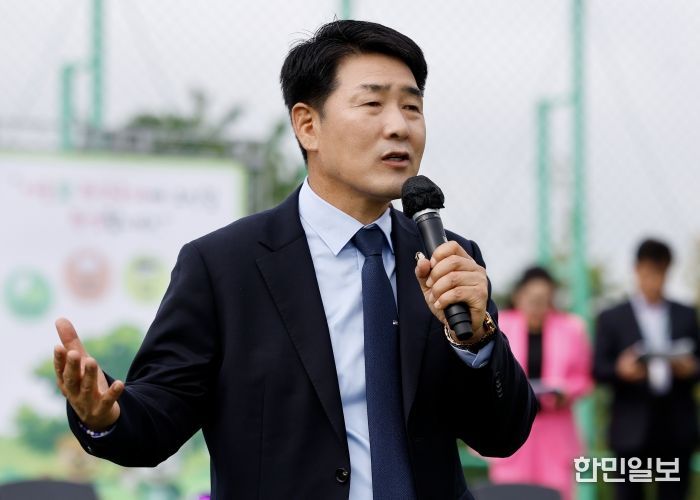 배정수 의장 축제 축사 모습