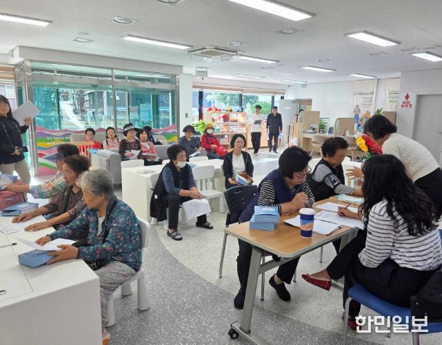 60대 이상 어르신 대상 건강·심리상담 등 하트케어서비스 운영