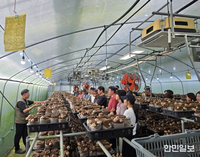 금산군 귀농교육센터 입교자 대상 영농기초 및 지역탐색 교육 모습
