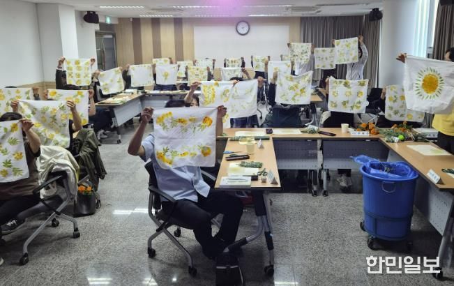 과천시 문원동 주민자치위원회, ‘2025 찾아가는 직장인 환경교육’ 수료