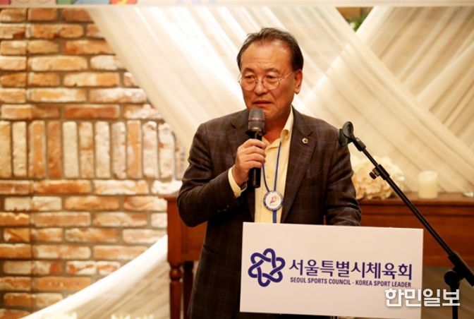 서울선수단 격려하는 이종환 부의장