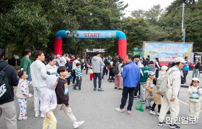 군산시, 제7회 어린이 숲길 걷기 행사 성황리 개최