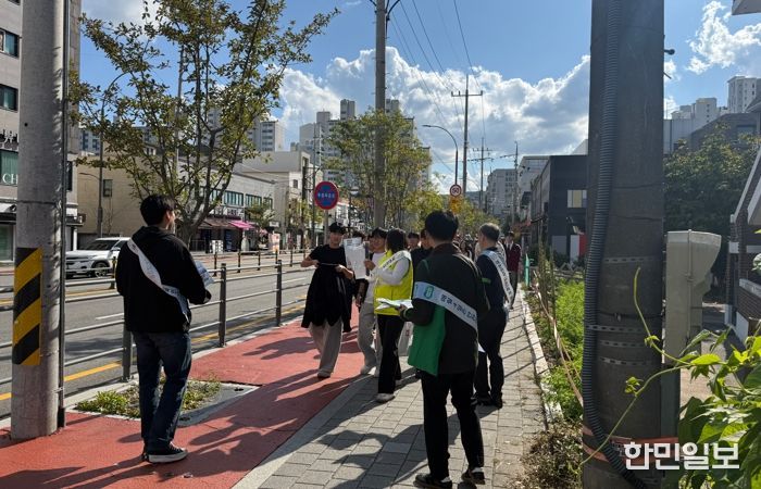 용인특례시는 24일 개인형 이동장치(PM) 안전 캠페인을 실시했다