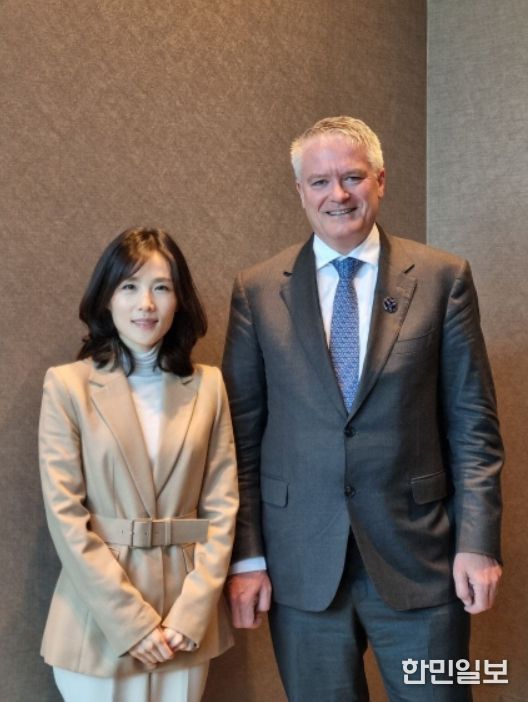 김진아 외교부 제2차관과 마티아스 콜먼(Mathias Cormann) 경제협력개발기구(OECD) 사무총장