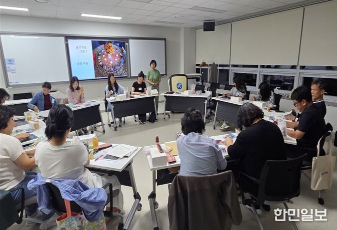 2025 교사의 자기돌봄을  위한 표현예술 체험 직무연수