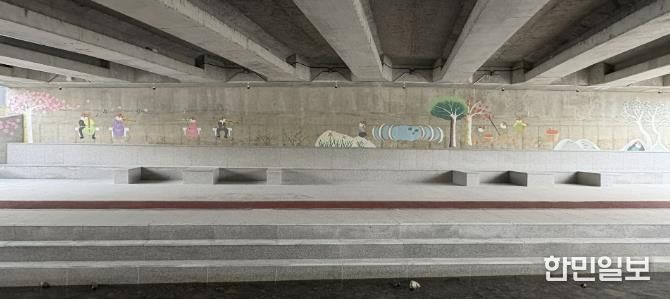 충주시 호암동의 사계, 벽화로 피어나다!