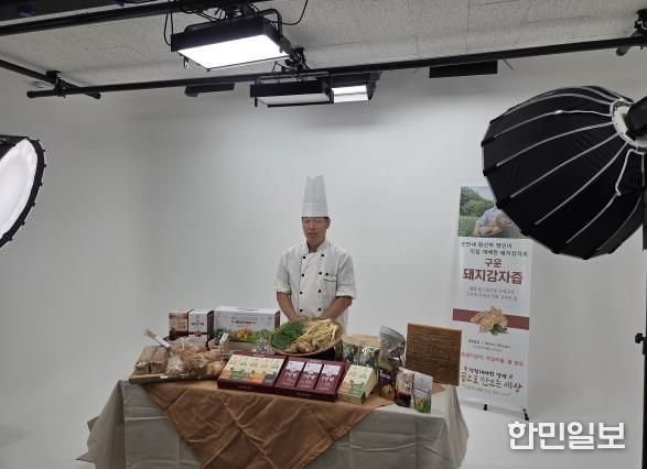 금산군 라이브커머스 방송실 교육 및 리허설 모습