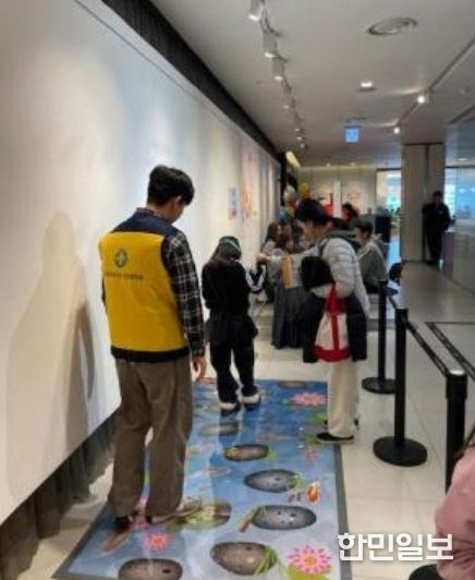 ‘취한 상태’를 경험해 볼 수 있는 음주 고글 체험