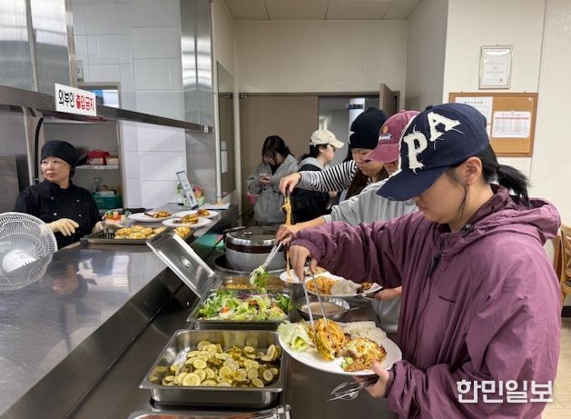 진안장학숙, 전문 셰프와 함께하는 ‘특별 석식’ 제공