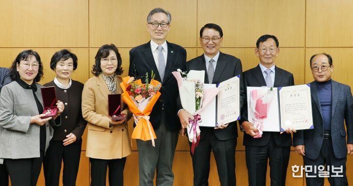 대전시 故 강준석 하사 유가족에 무공훈장 전수