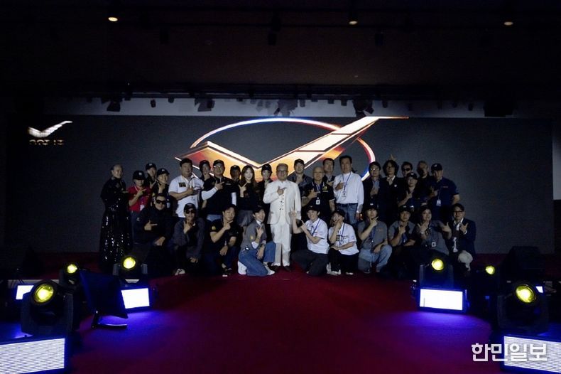 앤디박 의장과 주최인 그랜디엔터테인먼트외 전 스텝진 사진촬영