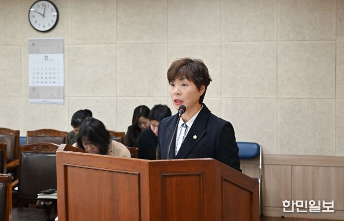 제290회 정례회 의회운영위원회 제1차 회의에서 제안설명 중인 김미희 의원 모습