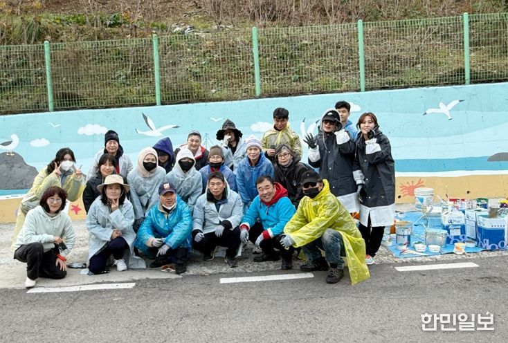 (재)옹진복지재단, 한국방송대 인천지역대학과 함께 장봉혜림요양원 환경 정비· 소이작도 도로 경관 개선 봉사활동 실시