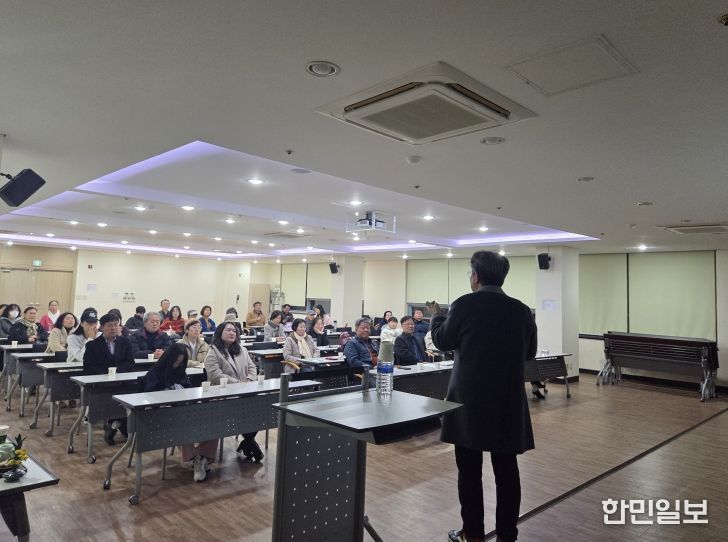 금산인삼고을도서관 강창래 작가 초청 북토크