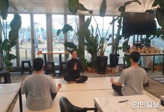 위 사진은 프로그램 소개 사진이며 참여 대상자와 무관함을 알려드립니다.