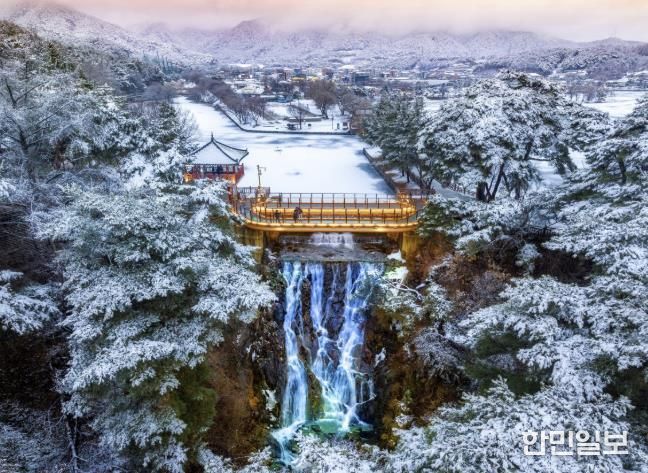 의림지 용추폭포 설경