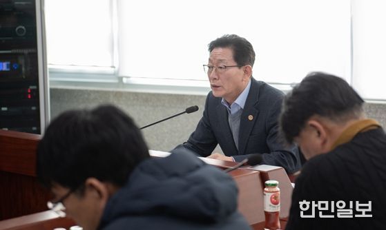 인천시설공단은 3일, 2026년도 주요업무 보고회를 개최하여 전사에 대한 사업계획을 공유하며 2026년에도 ‘시민 행복’을 위한 공단으로 도약할 것을 다짐했다